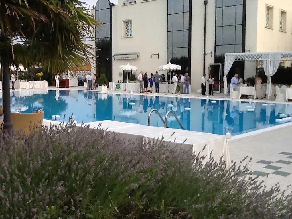 Zanhotel Centergross Bentivoglio 4*,