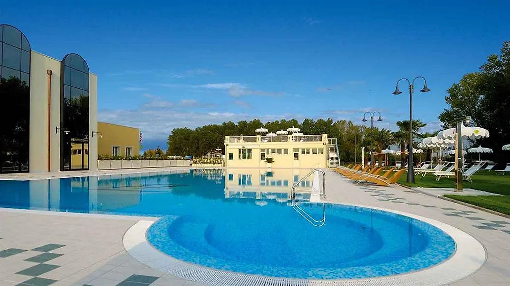 Zanhotel Centergross بينتيفوليو فندق