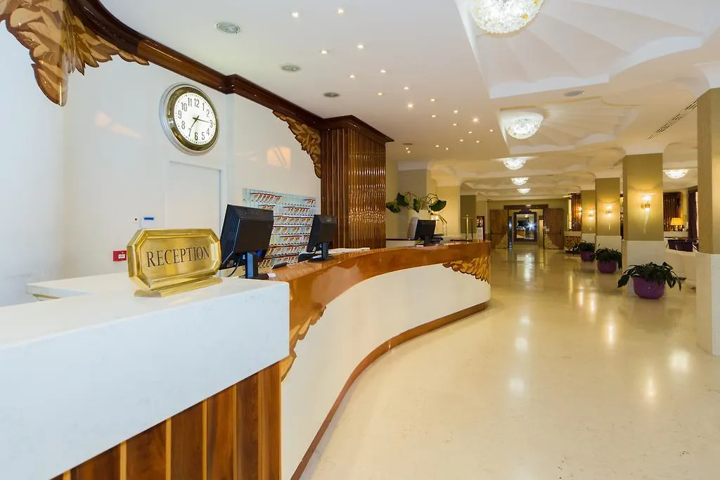 Отель Zanhotel Centergross Бентивольо