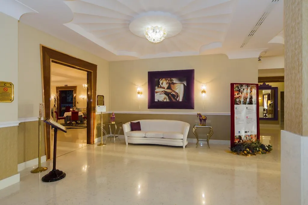 Zanhotel Centergross Бентивольо 4*,  Италия